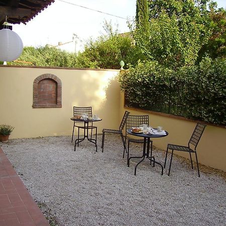 La Voliera Bed & Breakfast Pisa Exteriör bild