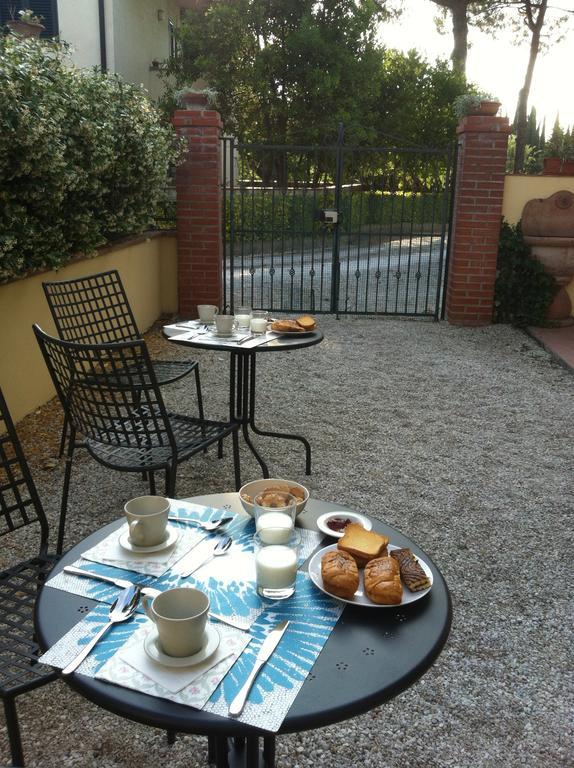 La Voliera Bed & Breakfast Pisa Exteriör bild