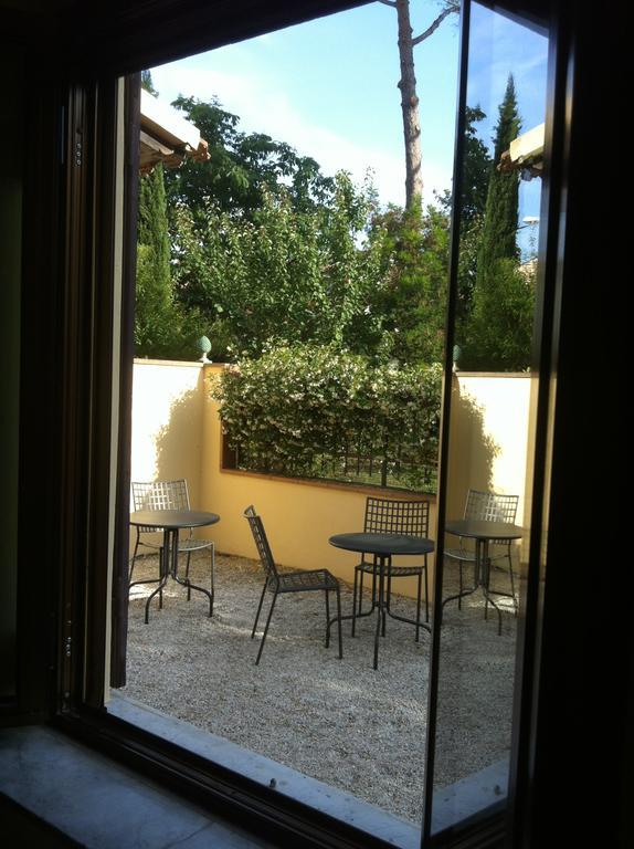 La Voliera Bed & Breakfast Pisa Exteriör bild